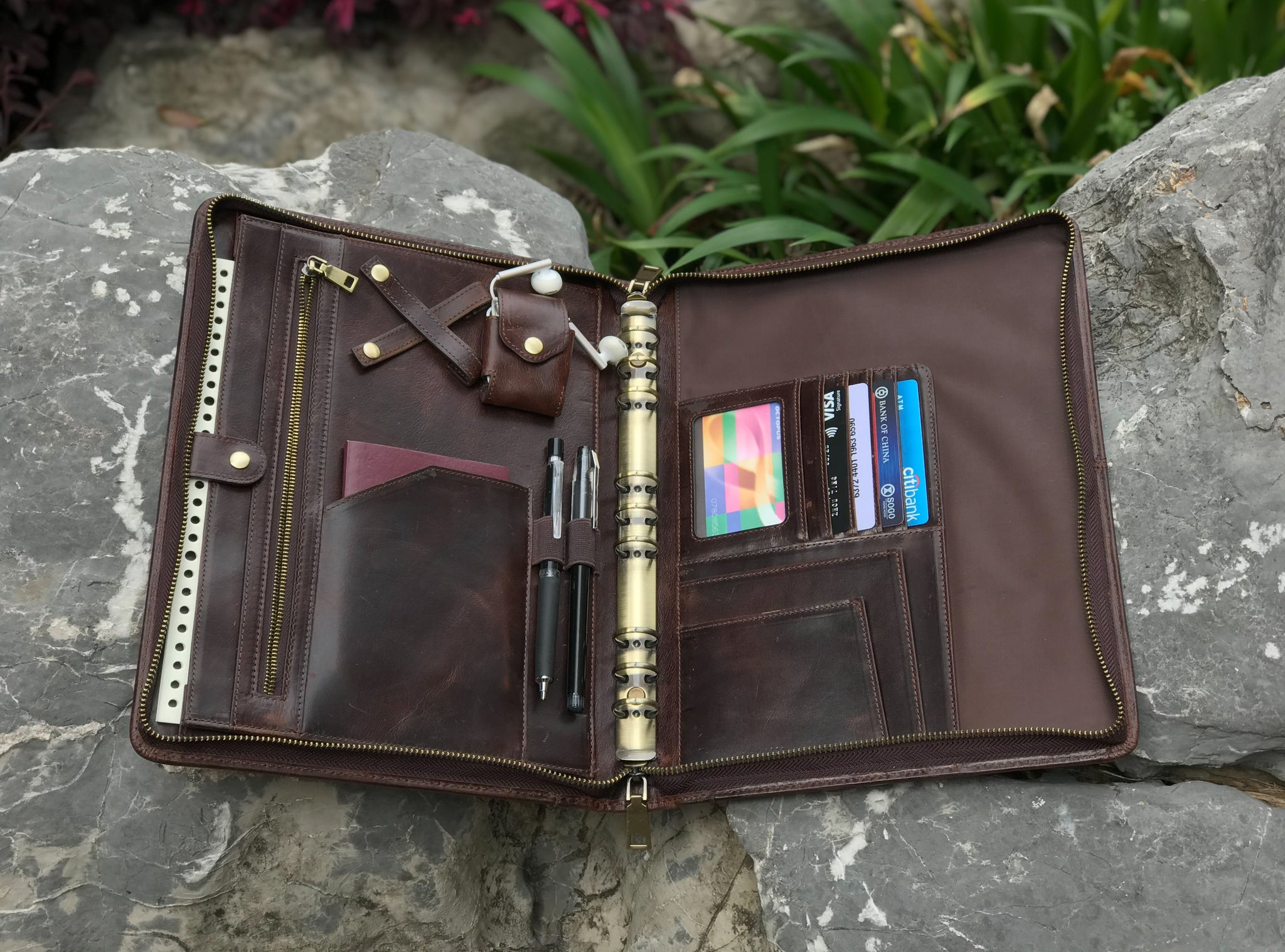 Oil Wax Leather Portfolio Binder with Zipper,Geninue Portfolio 3 Ring  Binder Letter Size,Business Padfolios Organizer Notepad Holder,Portfolio  Folder